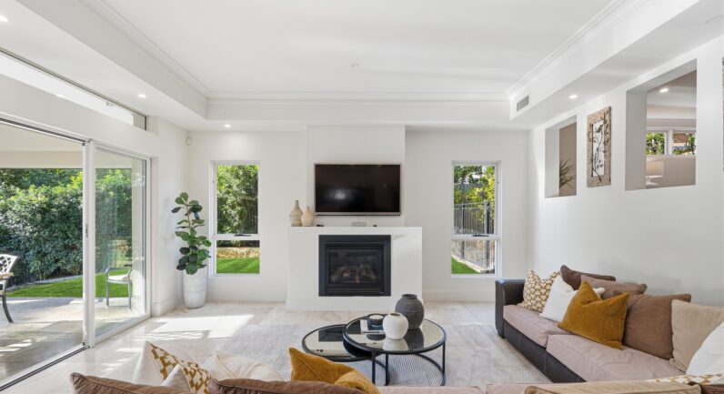 98 Kooloona Crescent, West Pymble NSW 2073