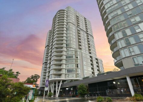 1310/8 Chambers Court