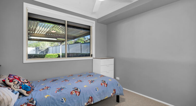 37 Withnell Crescent, St Helens Park NSW 2560