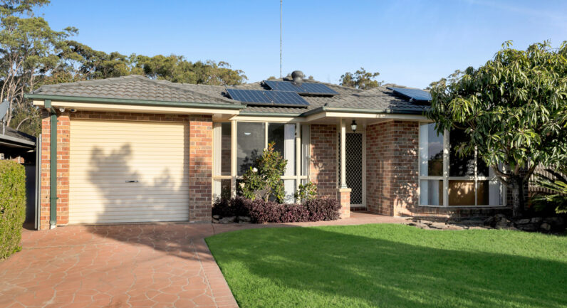 37 Withnell Crescent, St Helens Park NSW 2560