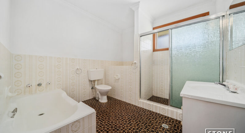 10 Burton Avenue, Northmead NSW 2152