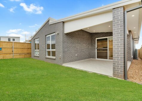 24 Guineas Street