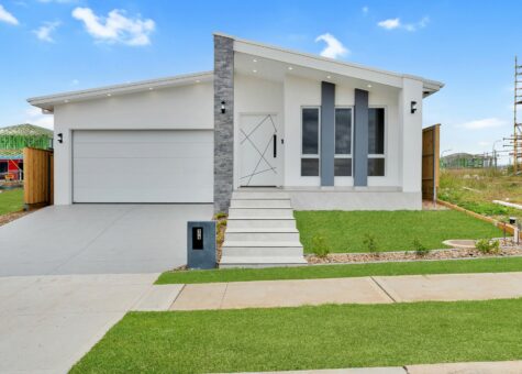 24 Guineas Street