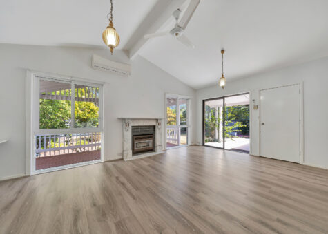 4 Bambara Crescent