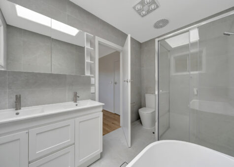 4 Lynwood Close