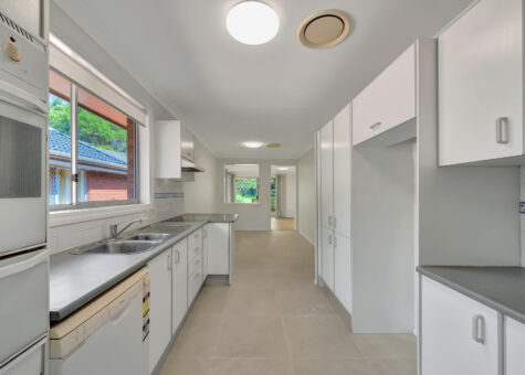 4 Lynwood Close