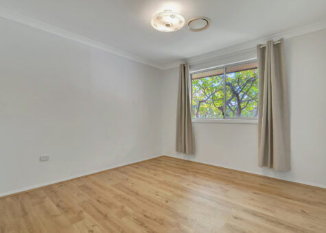 4 Lynwood Close