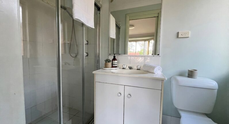 16 Bettong Place, St Helens Park NSW 2560
