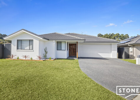 33 Lophostemon Drive