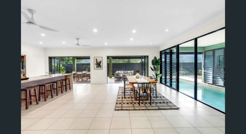 4 Mccoll Close, Redlynch QLD 4870