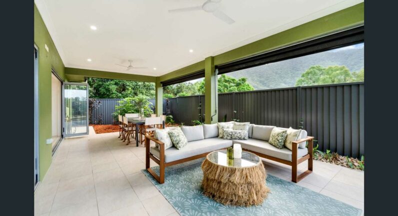 4 Mccoll Close, Redlynch QLD 4870