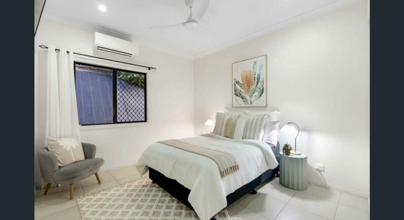 4 Mccoll Close, Redlynch QLD 4870