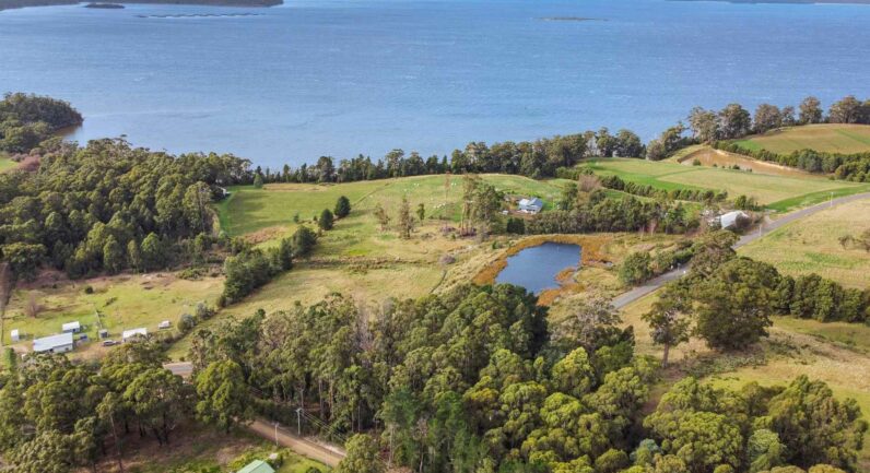 Channel Highway, Flowerpot TAS 7163