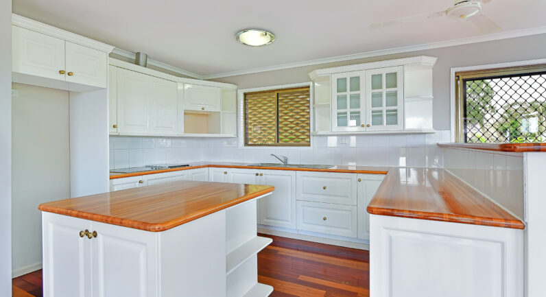 2 Valence Court, Petrie QLD 4502