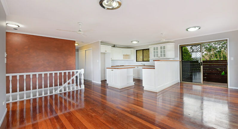 2 Valence Court, Petrie QLD 4502