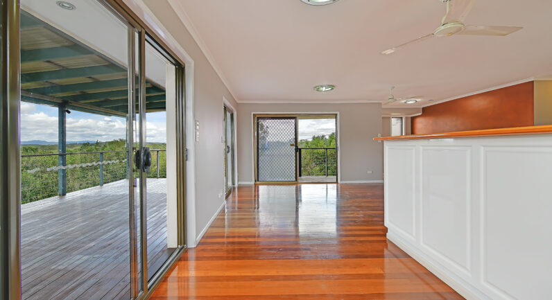 2 Valence Court, Petrie QLD 4502