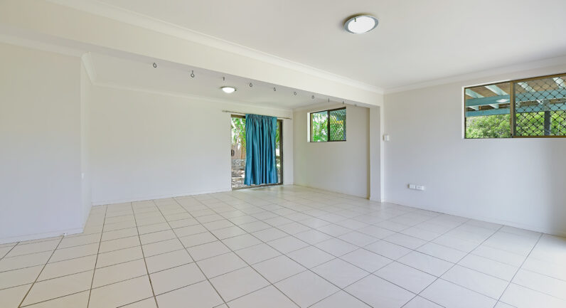 2 Valence Court, Petrie QLD 4502