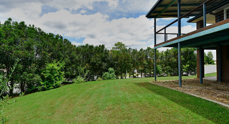 2 Valence Court, Petrie QLD 4502