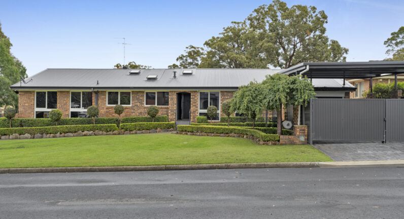 36 Pinaroo Crescent, Bradbury NSW 2560