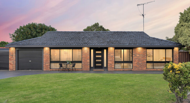 14 Kestrel Place, Ingleburn NSW 2565