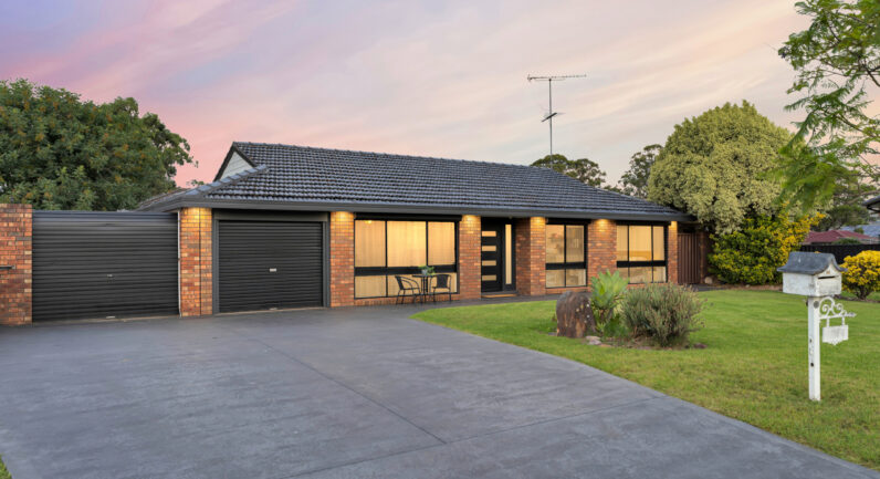 14 Kestrel Place, Ingleburn NSW 2565