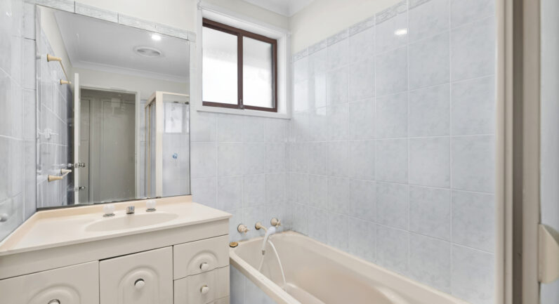 32 Clifford Crescent, Ingleburn NSW 2565