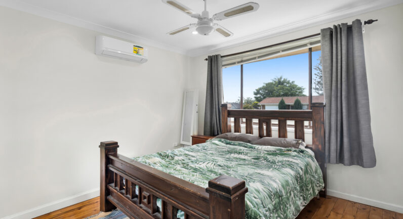 32 Clifford Crescent, Ingleburn NSW 2565