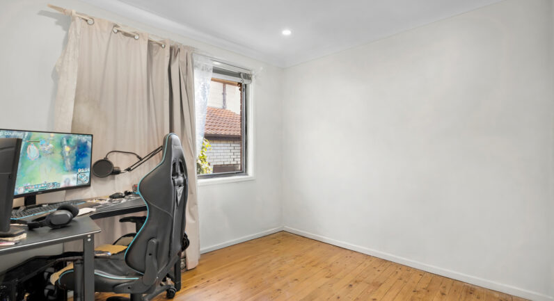 32 Clifford Crescent, Ingleburn NSW 2565
