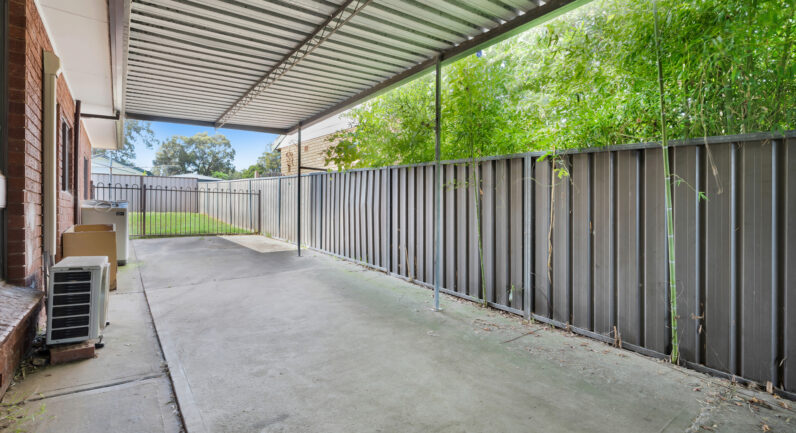 32 Clifford Crescent, Ingleburn NSW 2565