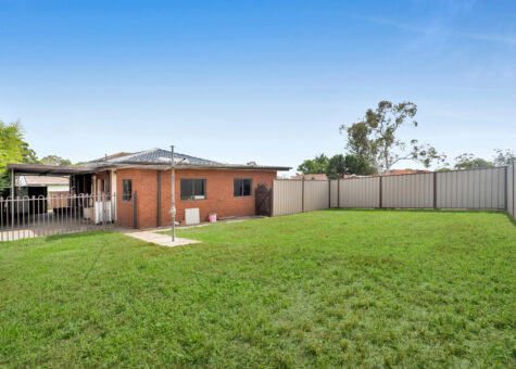32 Clifford Crescent