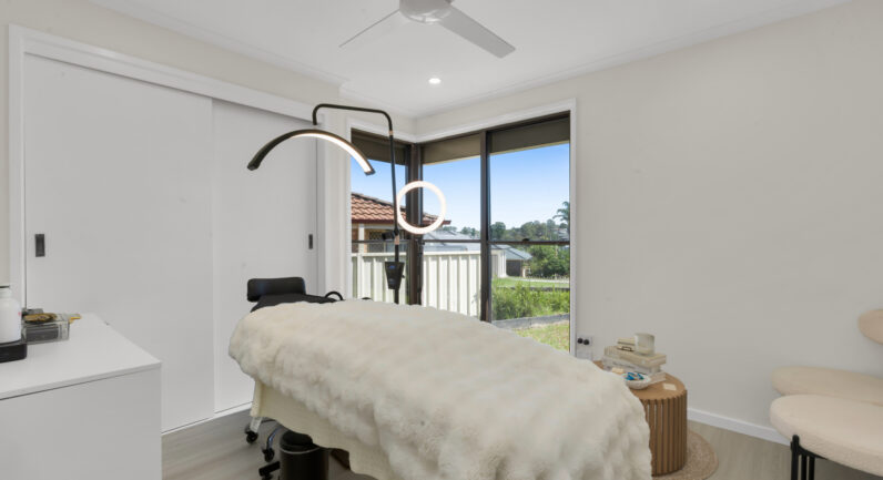 10 Prospero Close, Rosemeadow NSW 2560