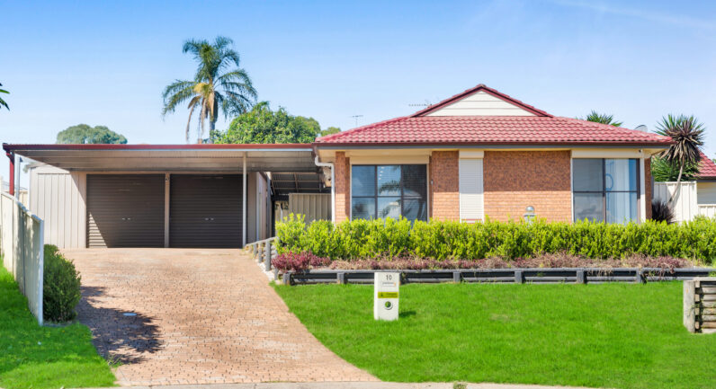 10 Prospero Close, Rosemeadow NSW 2560