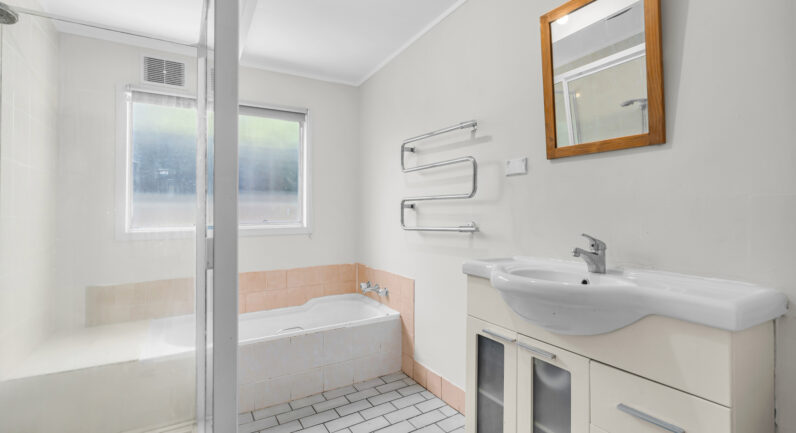 71 Brudenell Avenue, Leumeah NSW 2560
