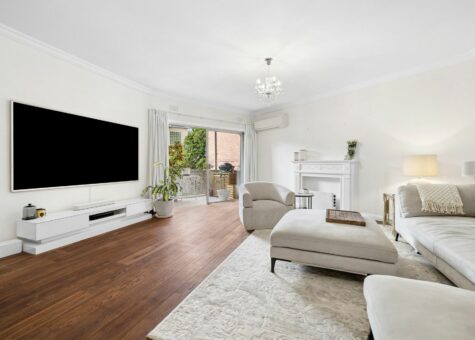8/8 Larkin Street