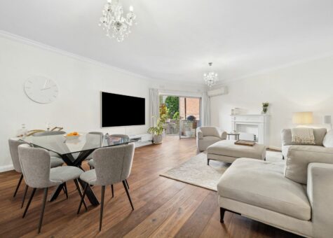 8/8 Larkin Street