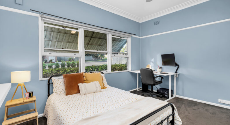 61 Hoddle Avenue, Bradbury NSW 2560