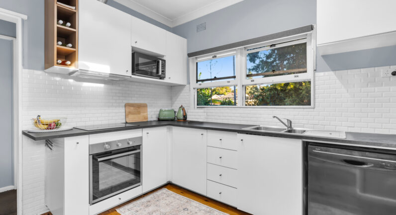 61 Hoddle Avenue, Bradbury NSW 2560