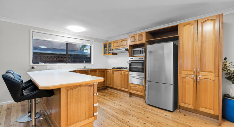 4 Peridot Close, Eagle Vale NSW 2558