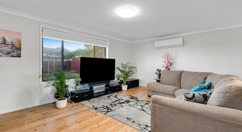 4 Peridot Close, Eagle Vale NSW 2558
