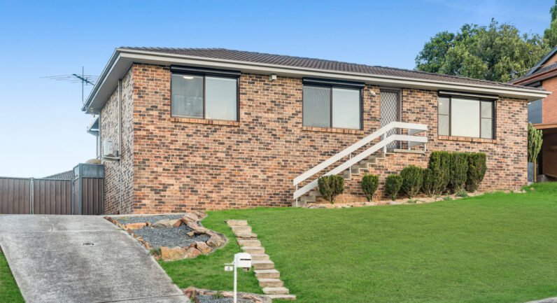 4 Peridot Close, Eagle Vale NSW 2558