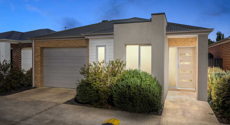 21 Kevlar Close, Canadian VIC 3350