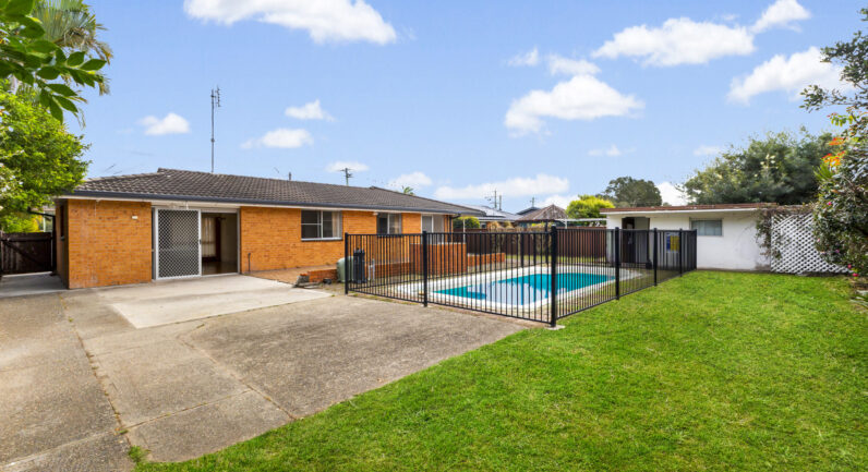 24 Bellbowrie Street, Port Macquarie NSW 2444