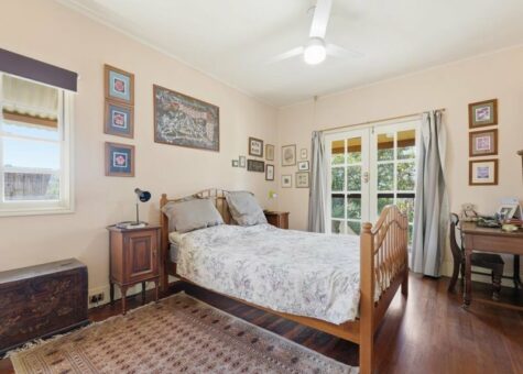 17 Mitchell Street