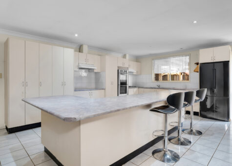 16 William Mannix Avenue