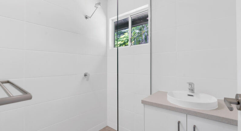105 Machan Street, Machans Beach QLD 4878