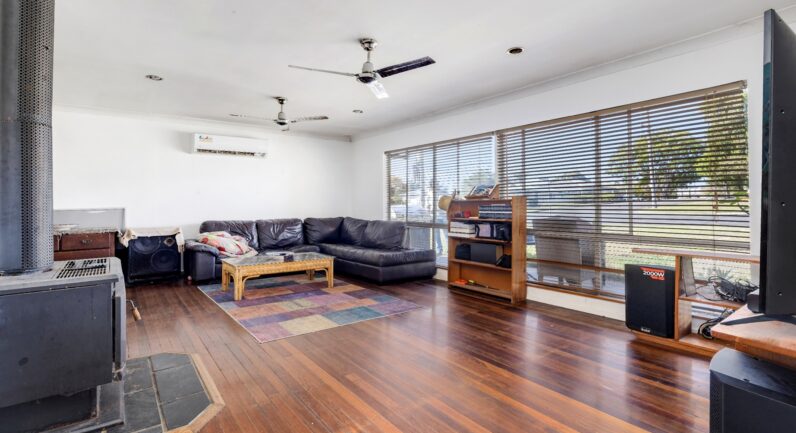 22 Macquarie Street, South Kempsey NSW 2440