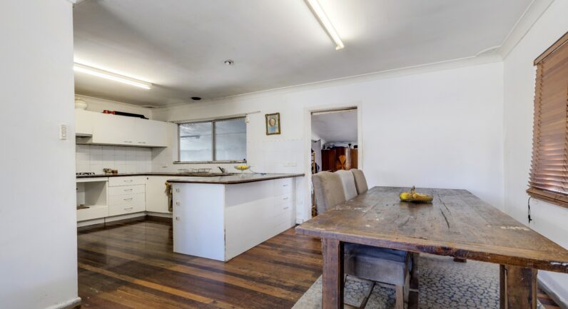 22 Macquarie Street, South Kempsey NSW 2440