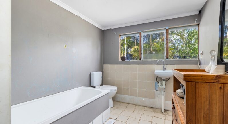 22 Macquarie Street, South Kempsey NSW 2440