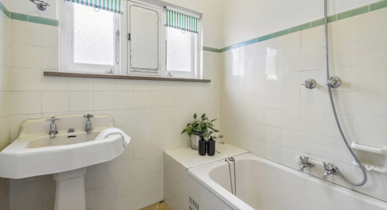 78 Burns Bay Road, Lane Cove NSW 2066