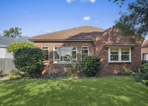 78 Burns Bay Road